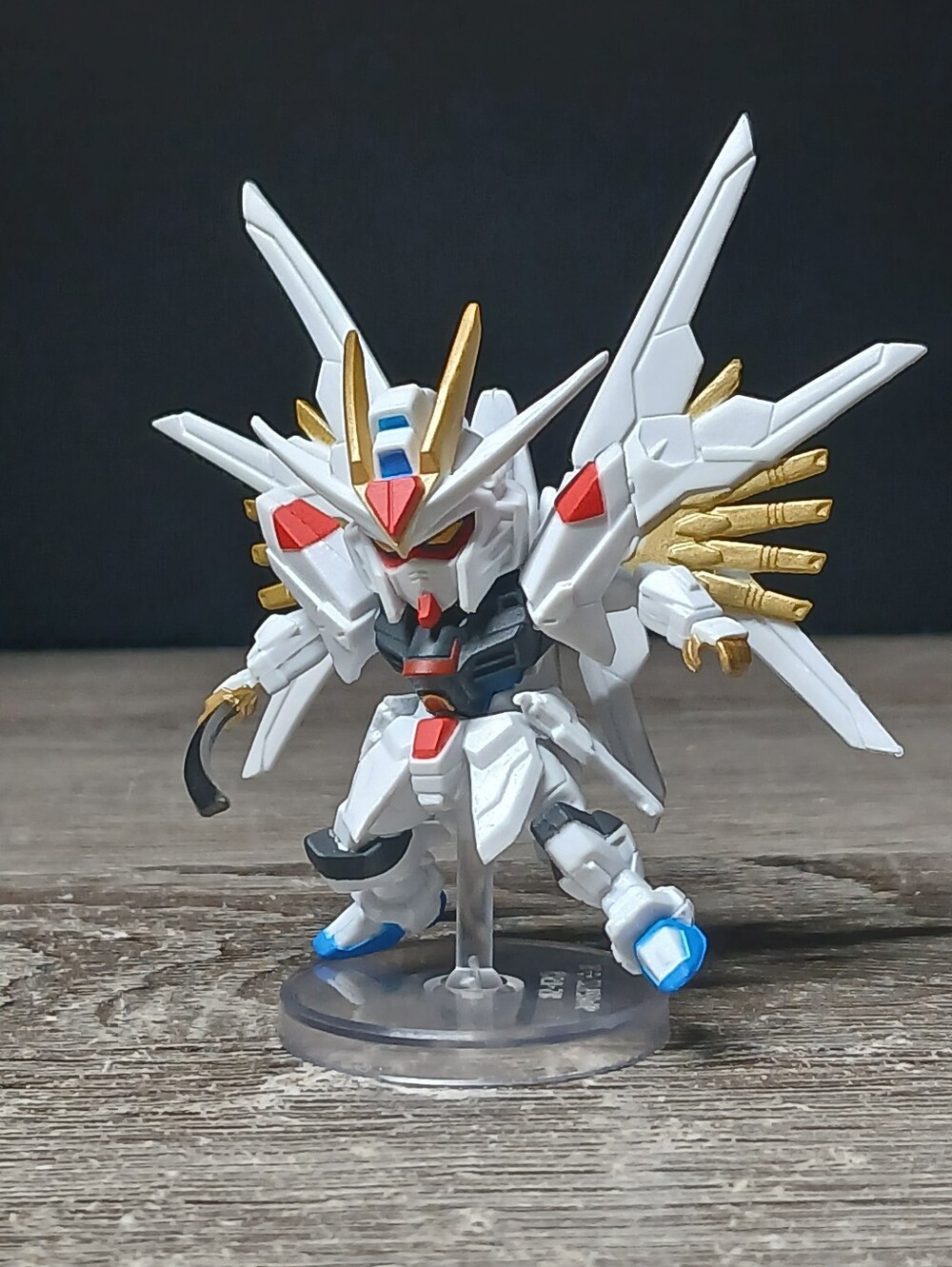 [ New ] - Mighty Strike Freedom Gundam From Gundam Capsule Index 1